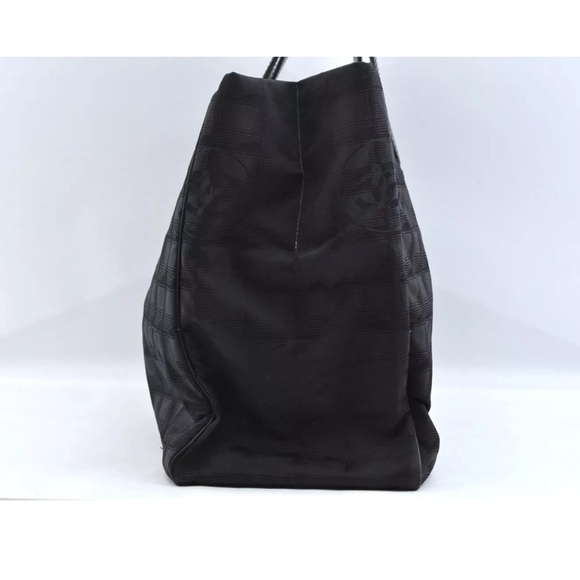 CHANEL Black Quilted Tote Bag - Picture 5 of 16